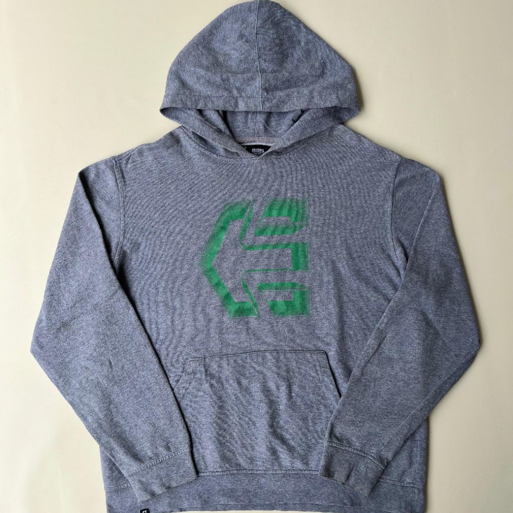 Y2K ETNIES SKATEBOARD HOODIE