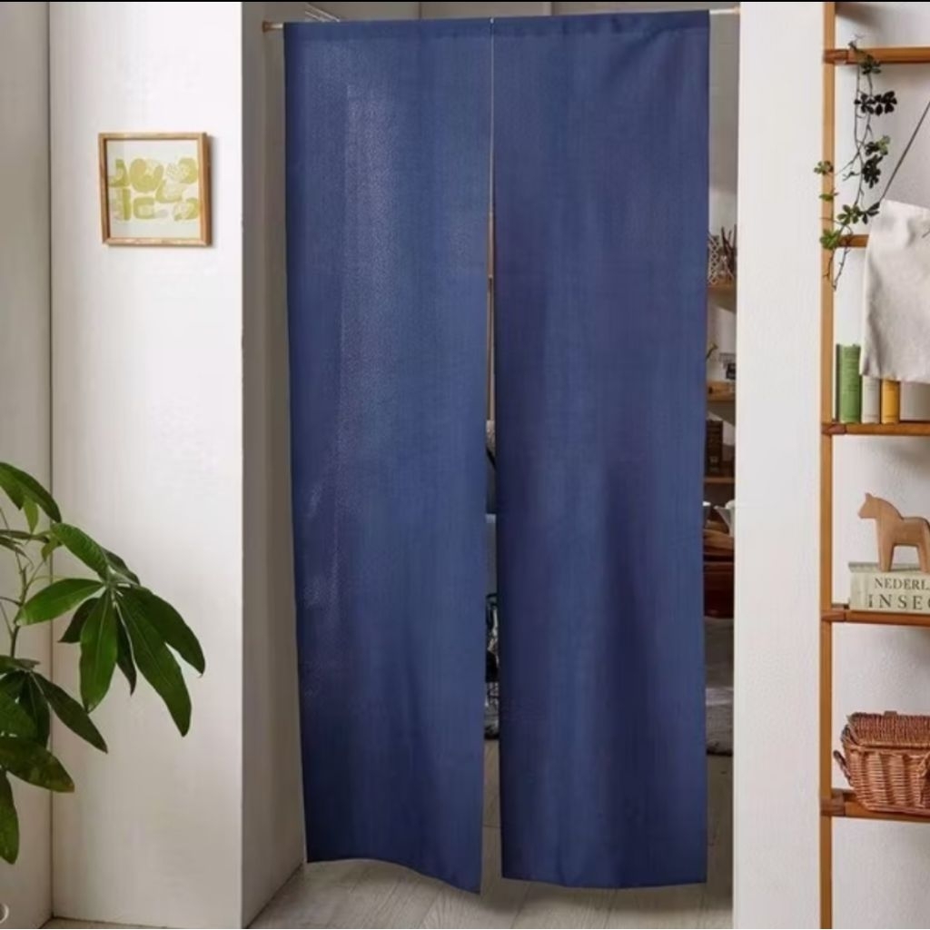 Tirai sekat  Pembatas ruangan