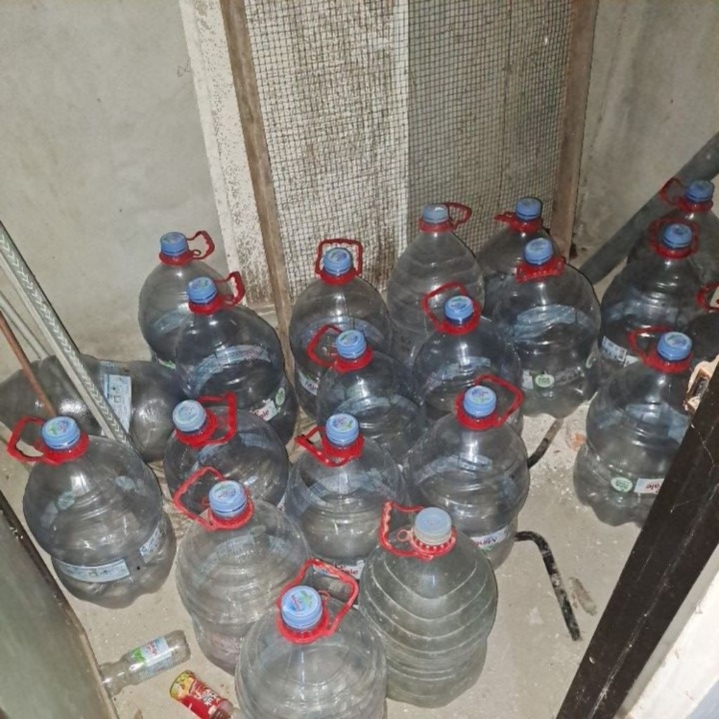 

GALON KOSONG BEKAS LE MINERAL