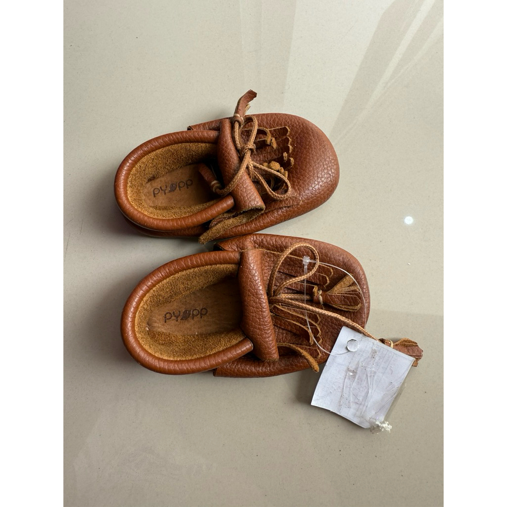 Pyopp sepatu bayi