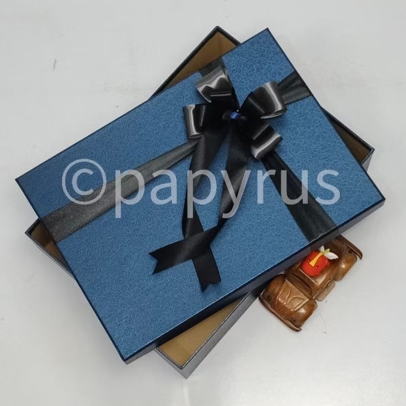 

PAPYRUS 25x35 Tinggi 8cm Kotak Kado Gift Box Hadiah V1