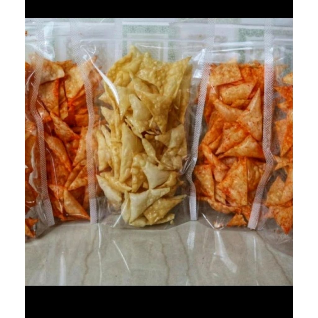 

keripik kulit pangsit renyah original dan pedas 250 g