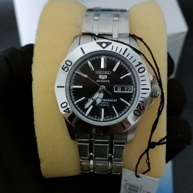 Seiko 5 sports SNZF75K1 automatic snzf75