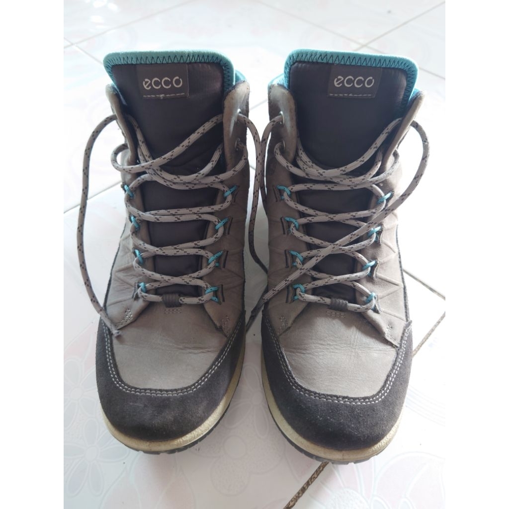 bekas, ecco trail boots, woman series