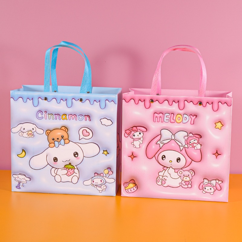 

[PAPERBAG TENTENG TEBAL SANRIO] Paperbag Birthday Sanrio, Paperbag Ulang Tahun B Day Anak Motif My Melody, Cinamonroll, Tas Kotak Tempat Bingkisan Snack Souvenir Ulang Tahun Anak, Box Hampers Karton, Goodie Bag, Kardus Tempat Bento Box Birthday Anak