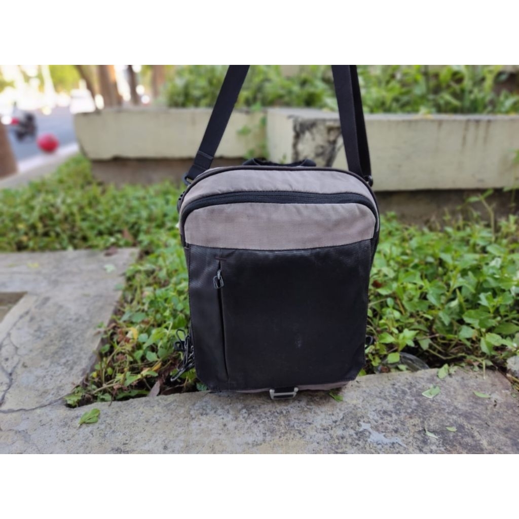 TAS SELEMPANG KALIBRE ORIGINAL KONDISI BEKAS