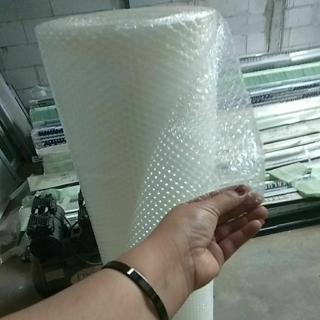 

Bubble wrap + kerdus tebal tambahan packing