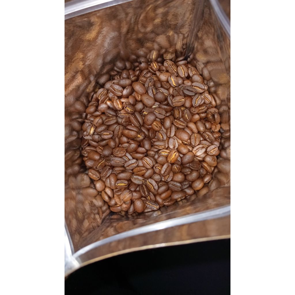 

Blend Arabica (70%) : Robusta (30%)
