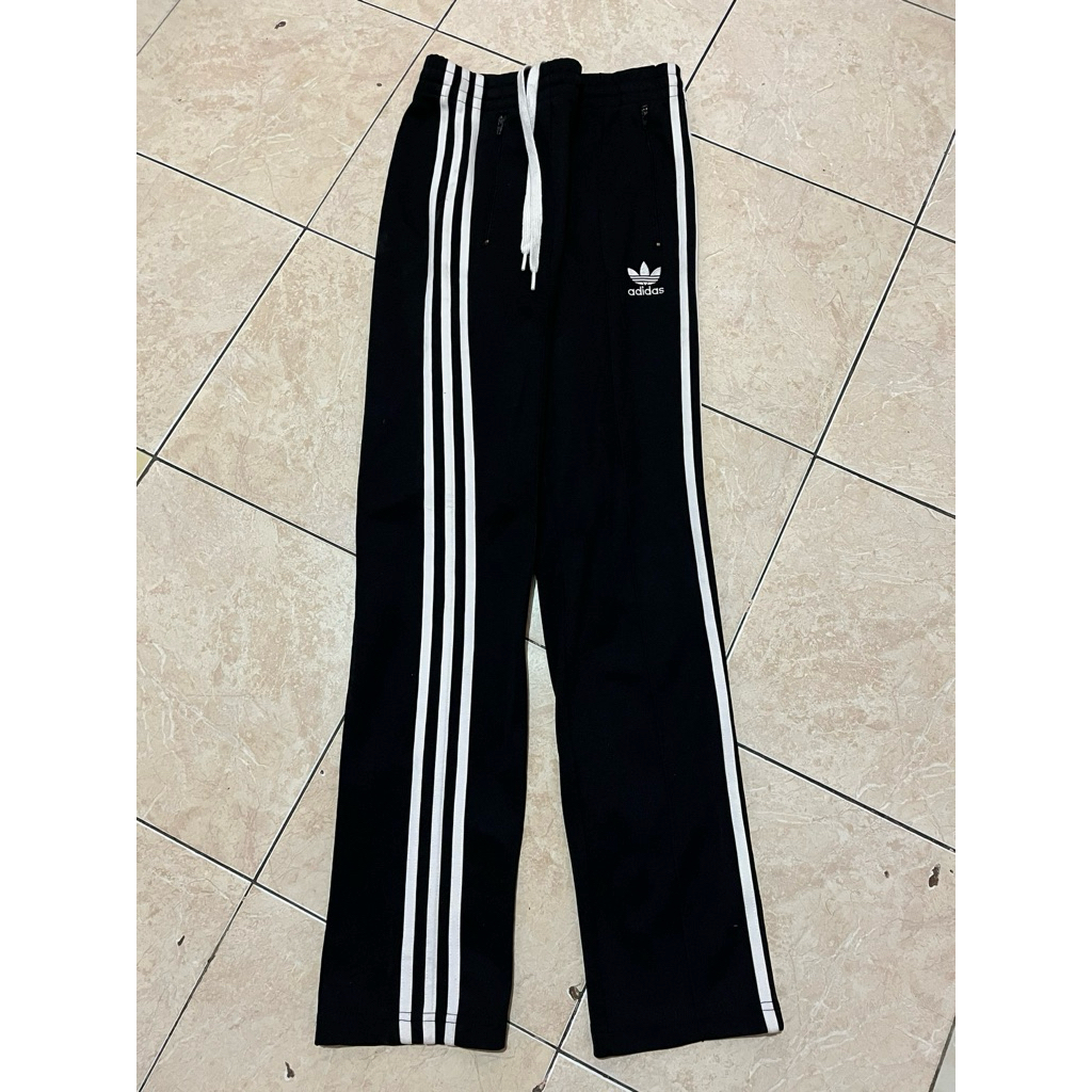 trackpants adidas europe