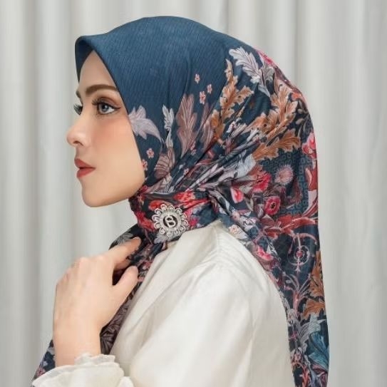 ROYALE GRANDEUR PRUSSIAN BUTTONSCARVES