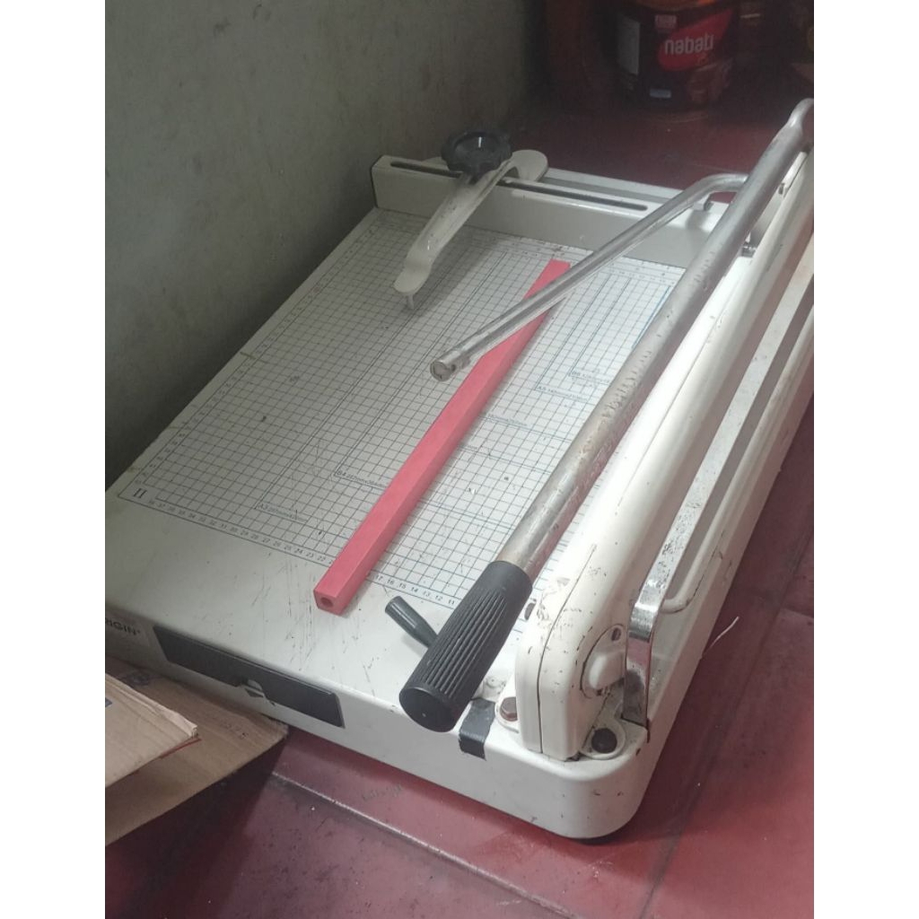 

alat potong kertas VTEC 868 A3