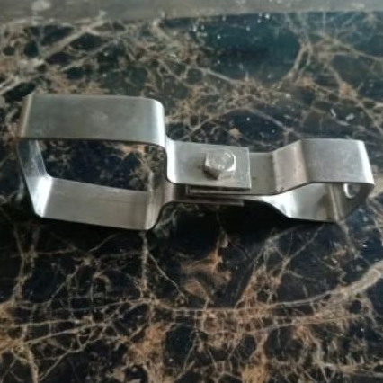 hanger clamp holo 5x10 bahan tebal