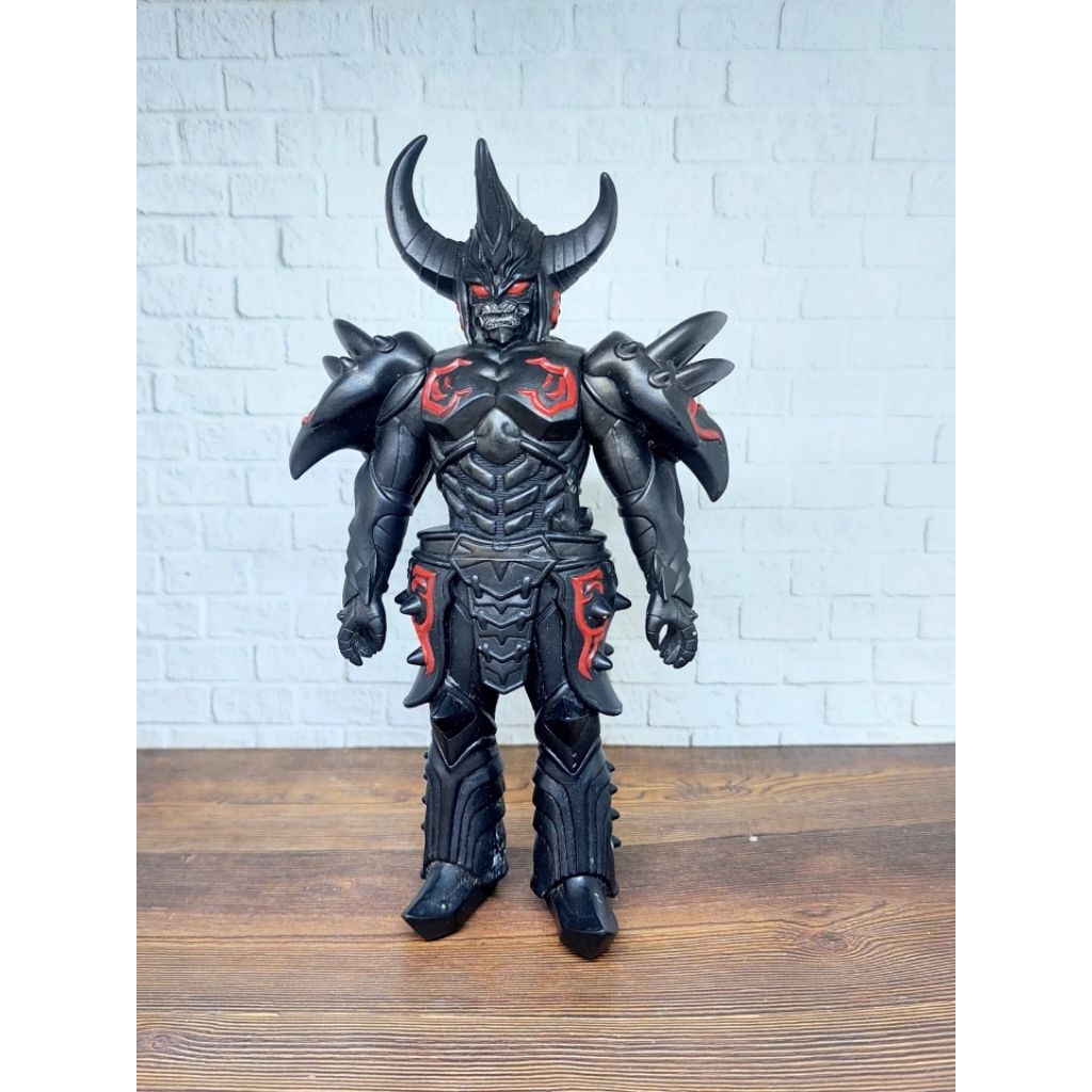 Armored Darkness ori Bandai Rare Preloved action Figure Bandai