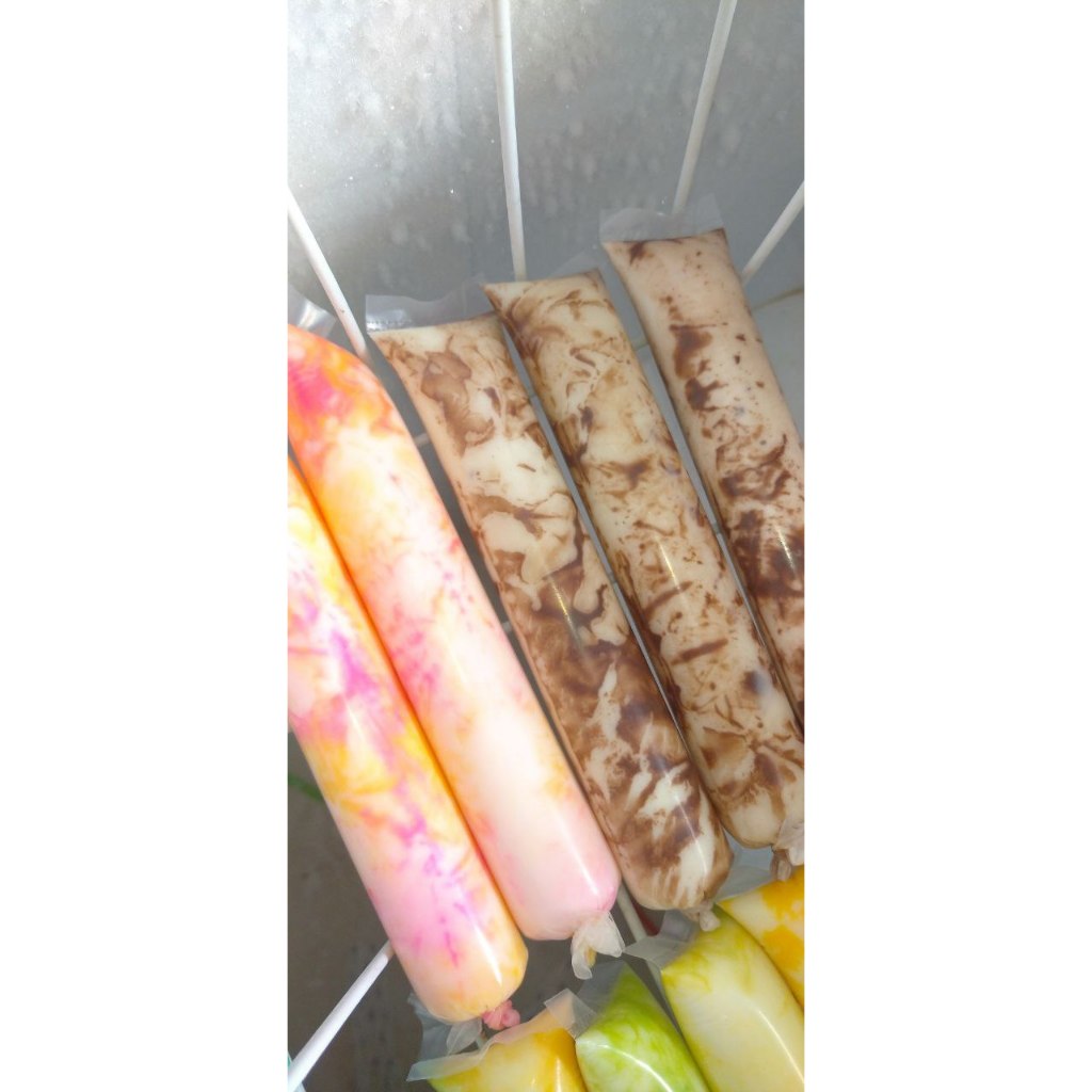 

Es Lilin / Es Mambo / Es Cream / Es Premium - Dapoer Toeti
