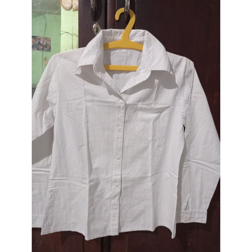 Kemeja Putih Wanita Bekas