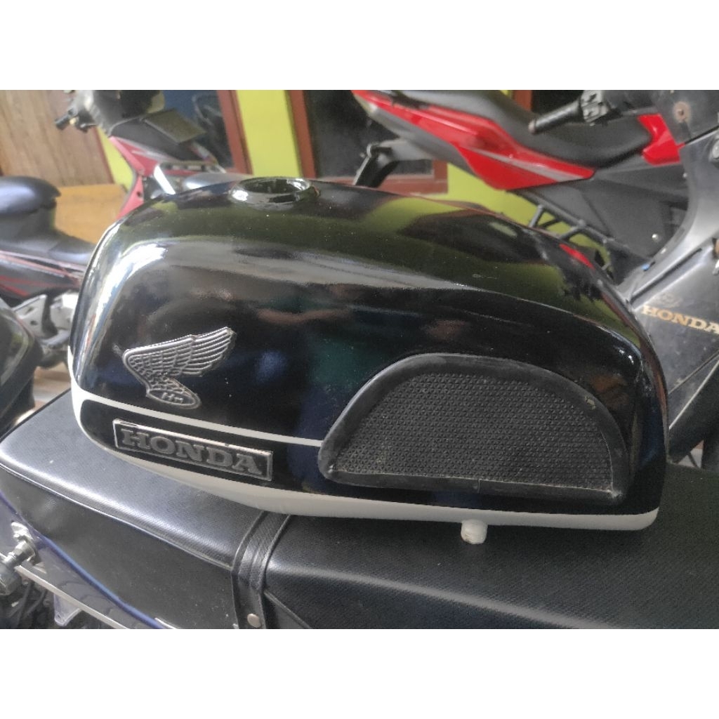 tangki cb twin 125 warna Hitam tangki Honda cb twin 175