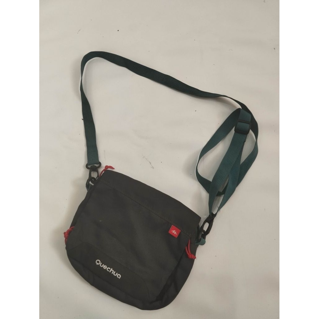 tas selempang quechua Decathlon sling bag