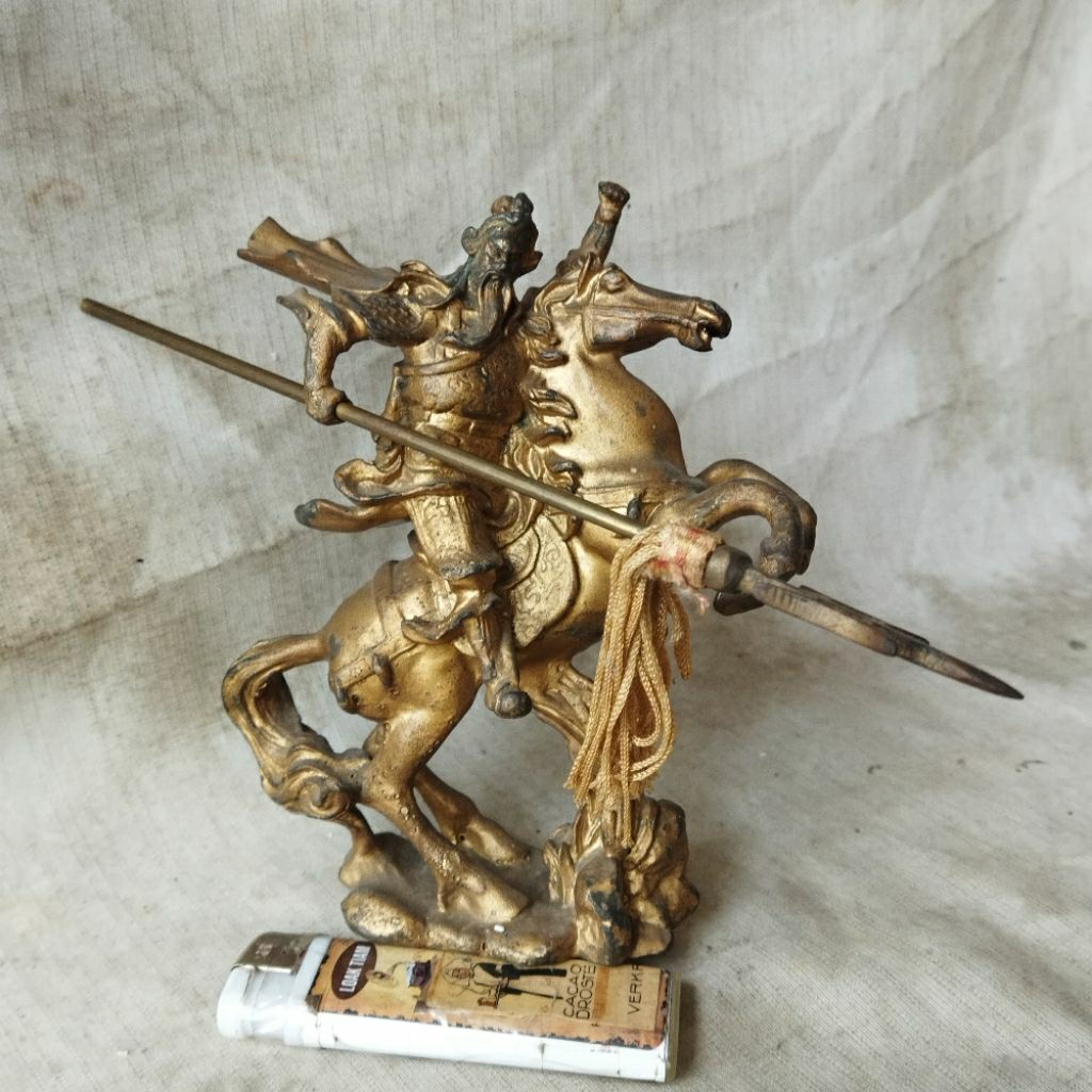 Pajangan Vintage Patung Kwan Kong Berkuda Kuningan Padat