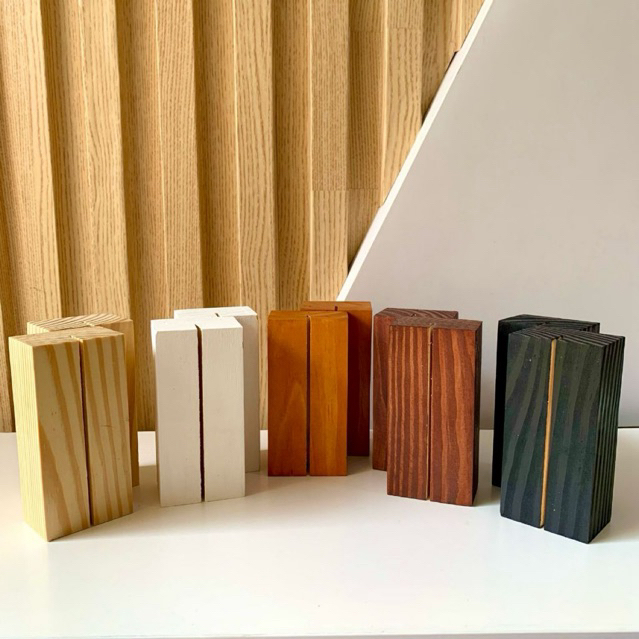 STAND KAYU AKRILIK KOTAK UKURAN A6 (10.5 CM) KAYU JATI BELANDA LAMPU LED KABEL USB / DUDUKAN AKRILIC