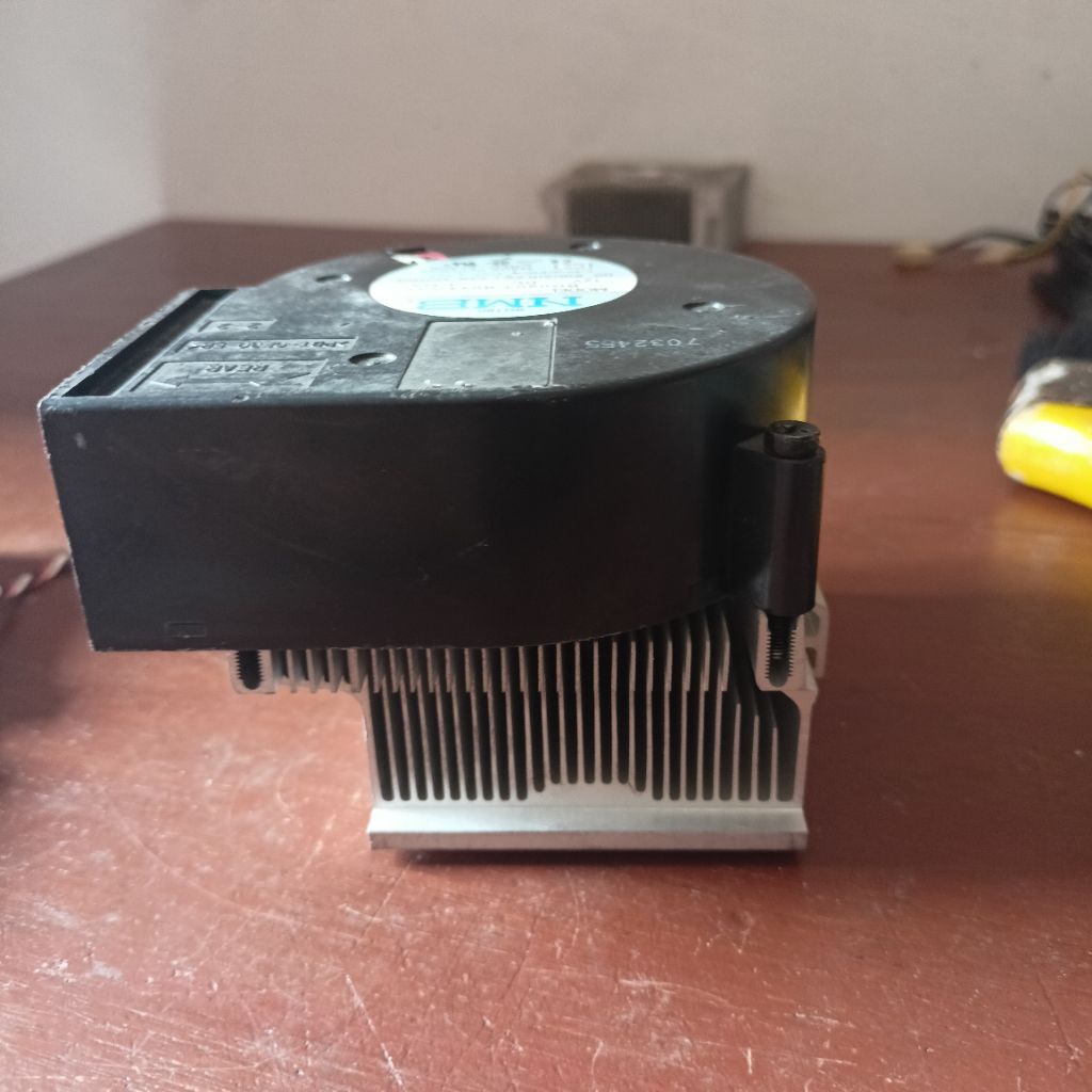 heatsink Minebea NMB BG0903-B044-VTL 12V 1.34A DC BRUSHLESS Blower Fan, 9G180, PBT-GF30