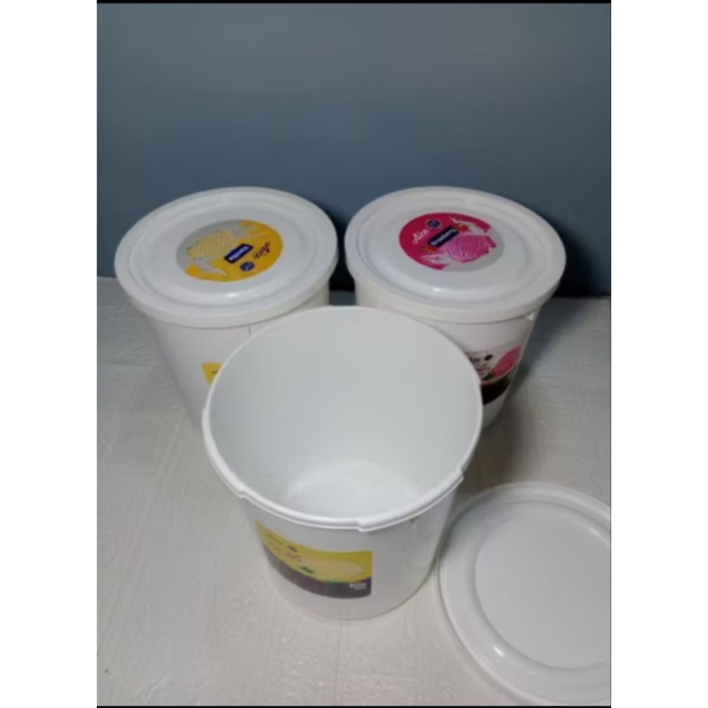 Tempat es cream bekas aice 8 liter