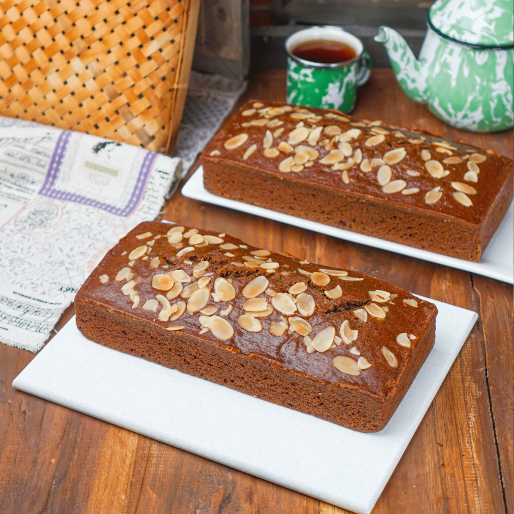 

The Bolu Rampah Bolu Pisang Gula Merah - Oleh oleh Khas Makassar