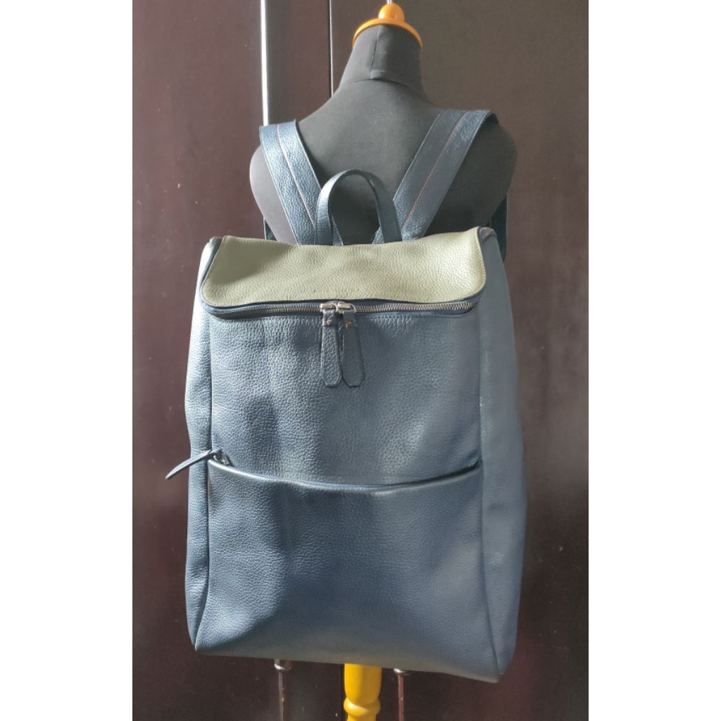 Backpack / Tas Ransel Besar Kulit Asli Bruno Magli Bologna Italy Navy Grey Genuine Leather Preloved/