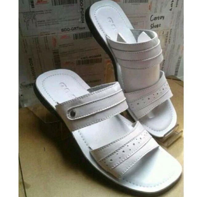 LENS||SANDAL PRIA ASLI KULIT WARNA PUTIH MURAH DAN BERKUALITAS B202