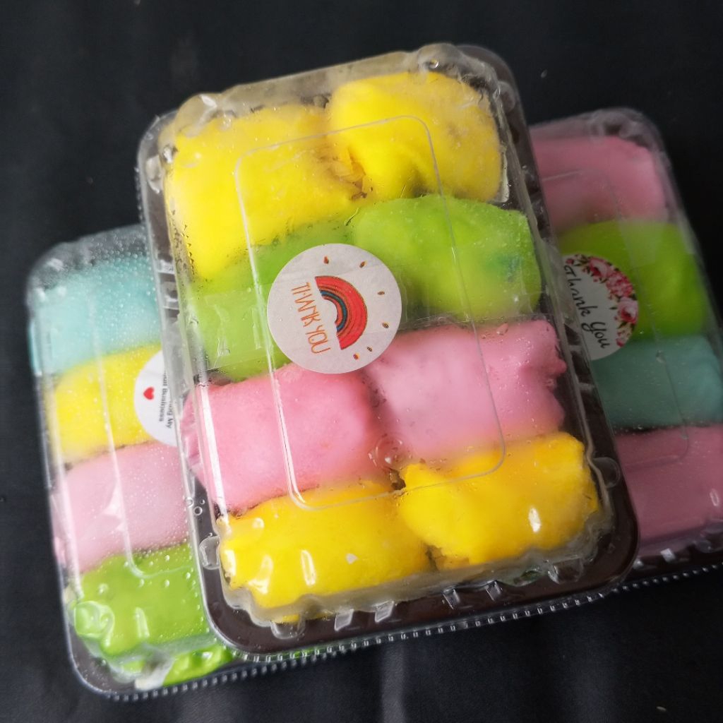 

Pancake durian isi 8 pcs- warna warni- dimedan- instant