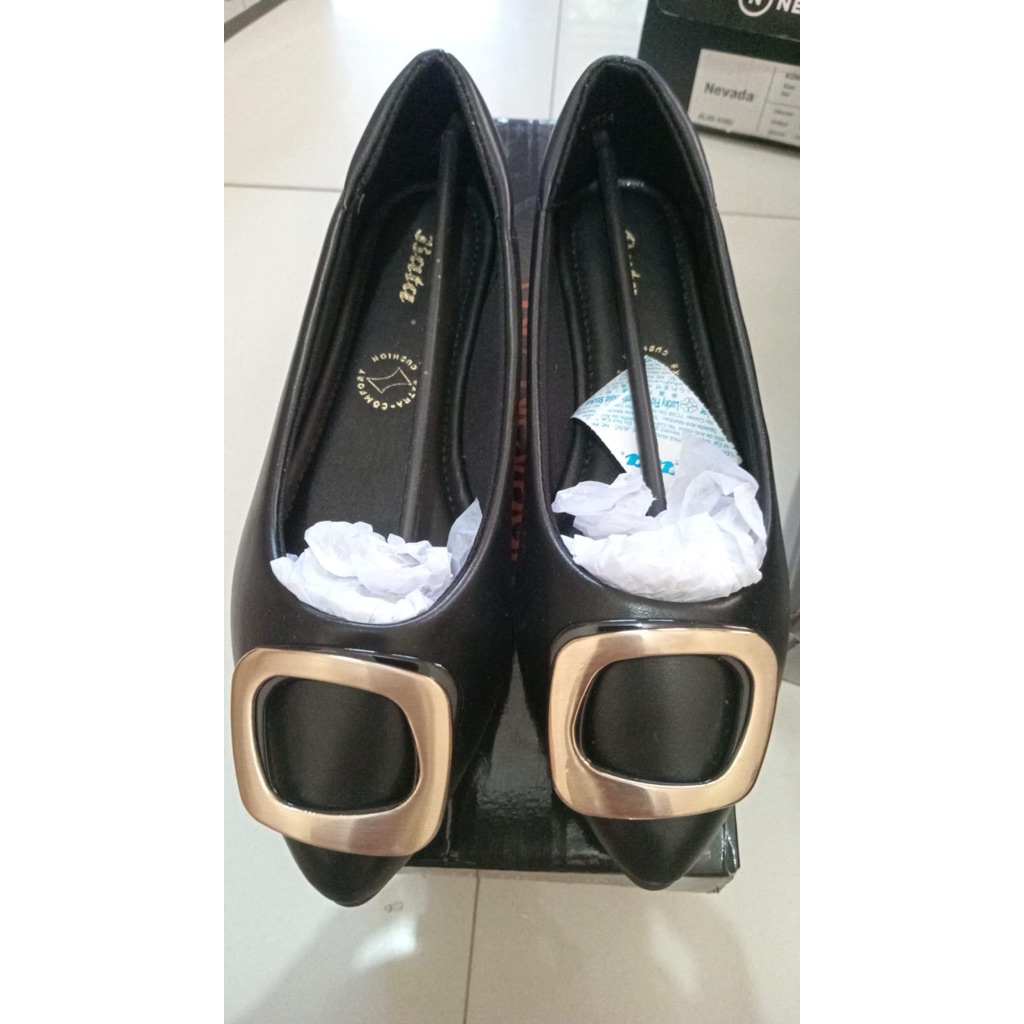 Sepatu Merk Bata size 36 sepatu sekolah, flat shoes fantofel