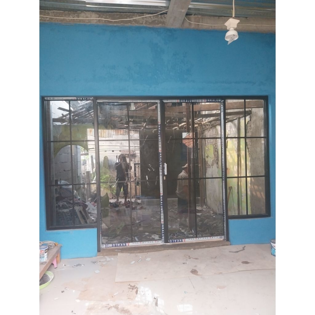 Pintu sliding doubel dan kaca mati