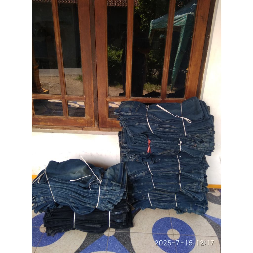 link celana jeans rijek wanita