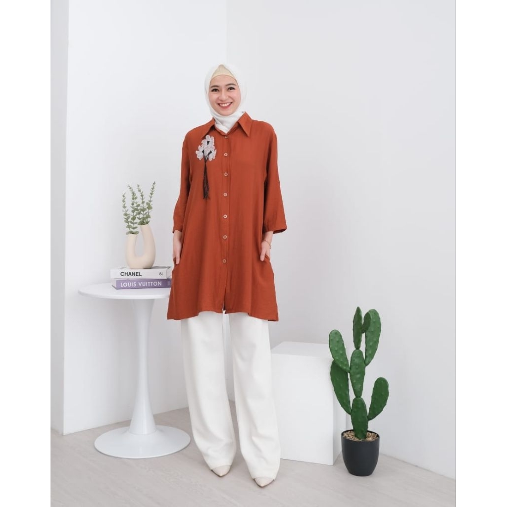 Beth & Ron - Kemeja Tunik Wanita Motif Bunga - Polo Linen