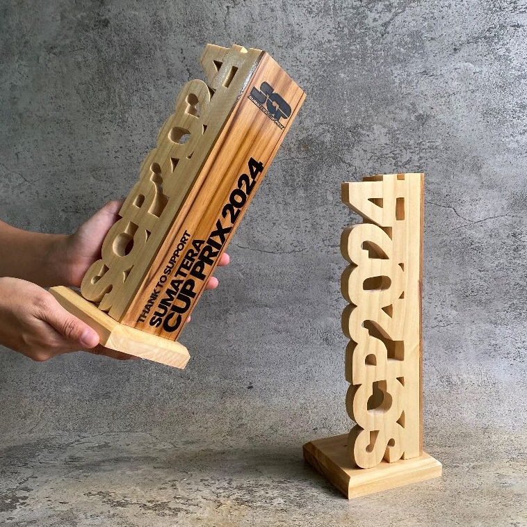 PLAKAT KAYU / PIALA KAYU, TROPHY CUSTOM UKIR DUA SISI KAYU JATI DAN PINUS HANDMADE