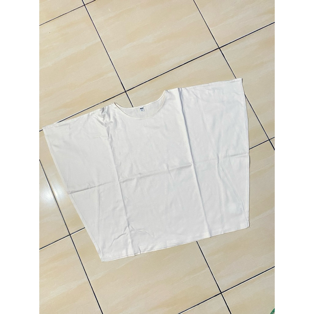 preloved kaos uniqlo