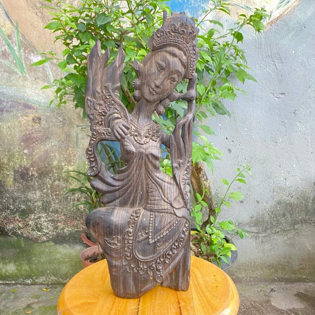 Patung Kayu Dewi Penari Bali – Ukiran Artistik Tradisional