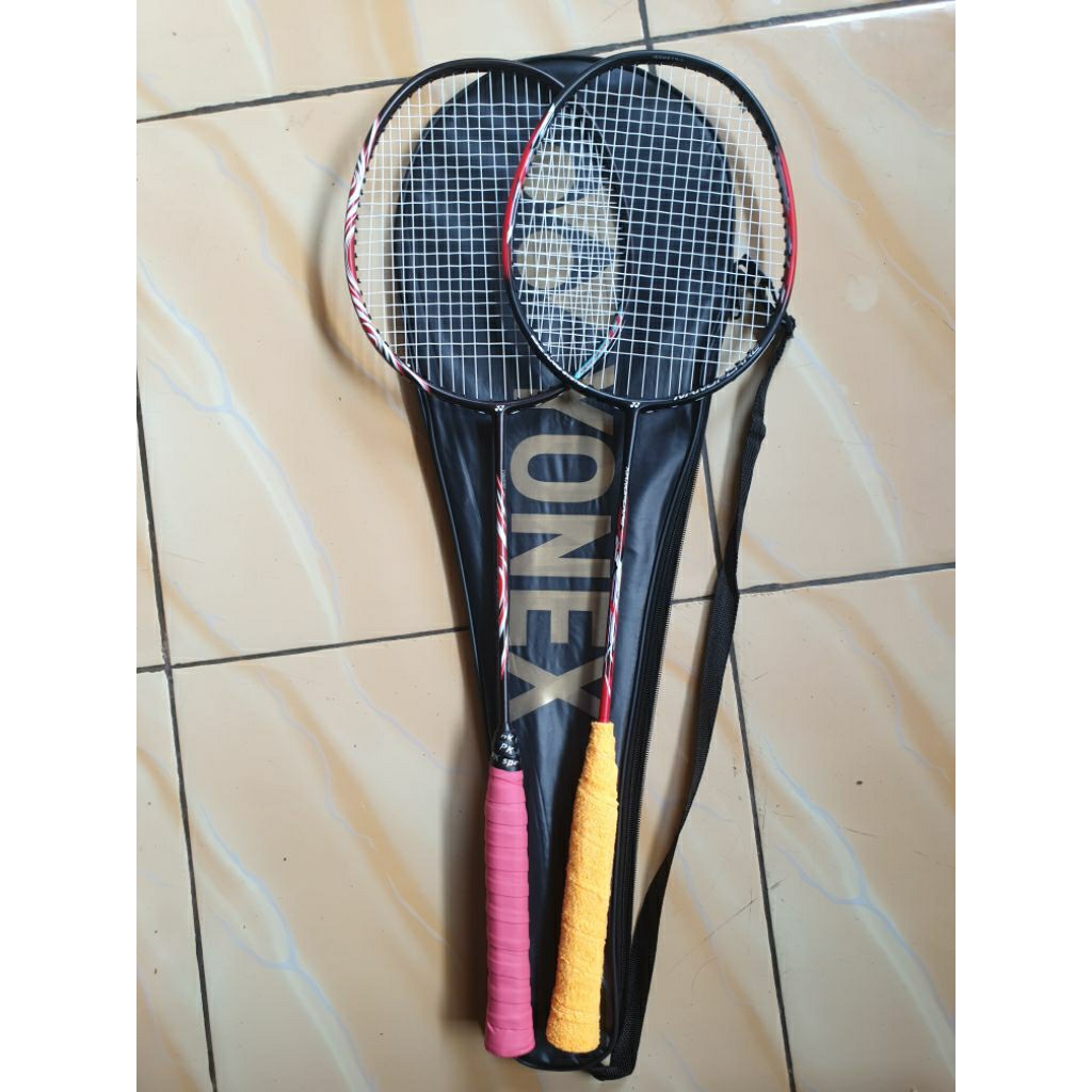 raket yonex astrox 100zz dan yonex nanoflare