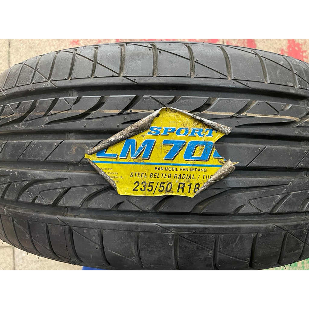 Ban Dunlop LM704 235/50 R18 (2017)