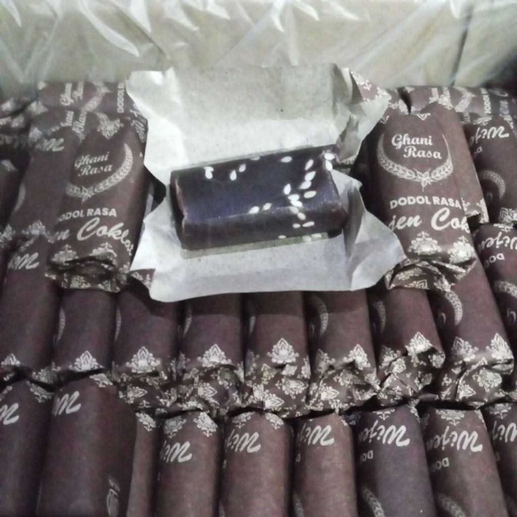 

DODOL GARUT RASA COKLAT WIJEN 1 KG 26000