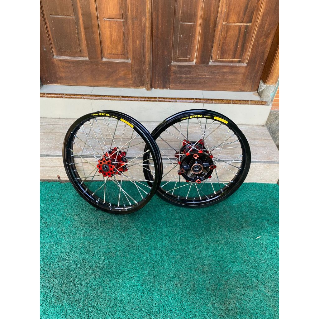 Paket Velg Semi Cacing CRF 150 L Ring 17 Tanpa Ban Custome Sticker Takasago Excel Asia