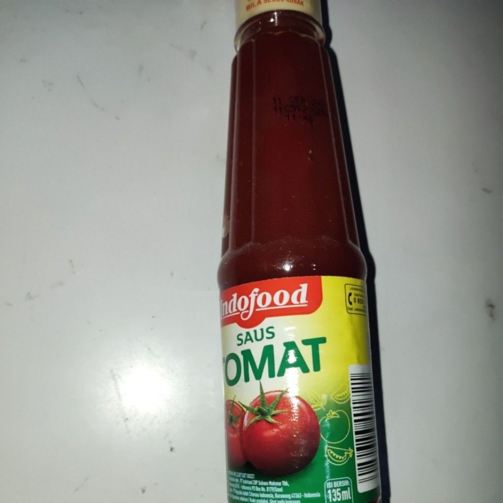 

saos tomat indofood botol 135