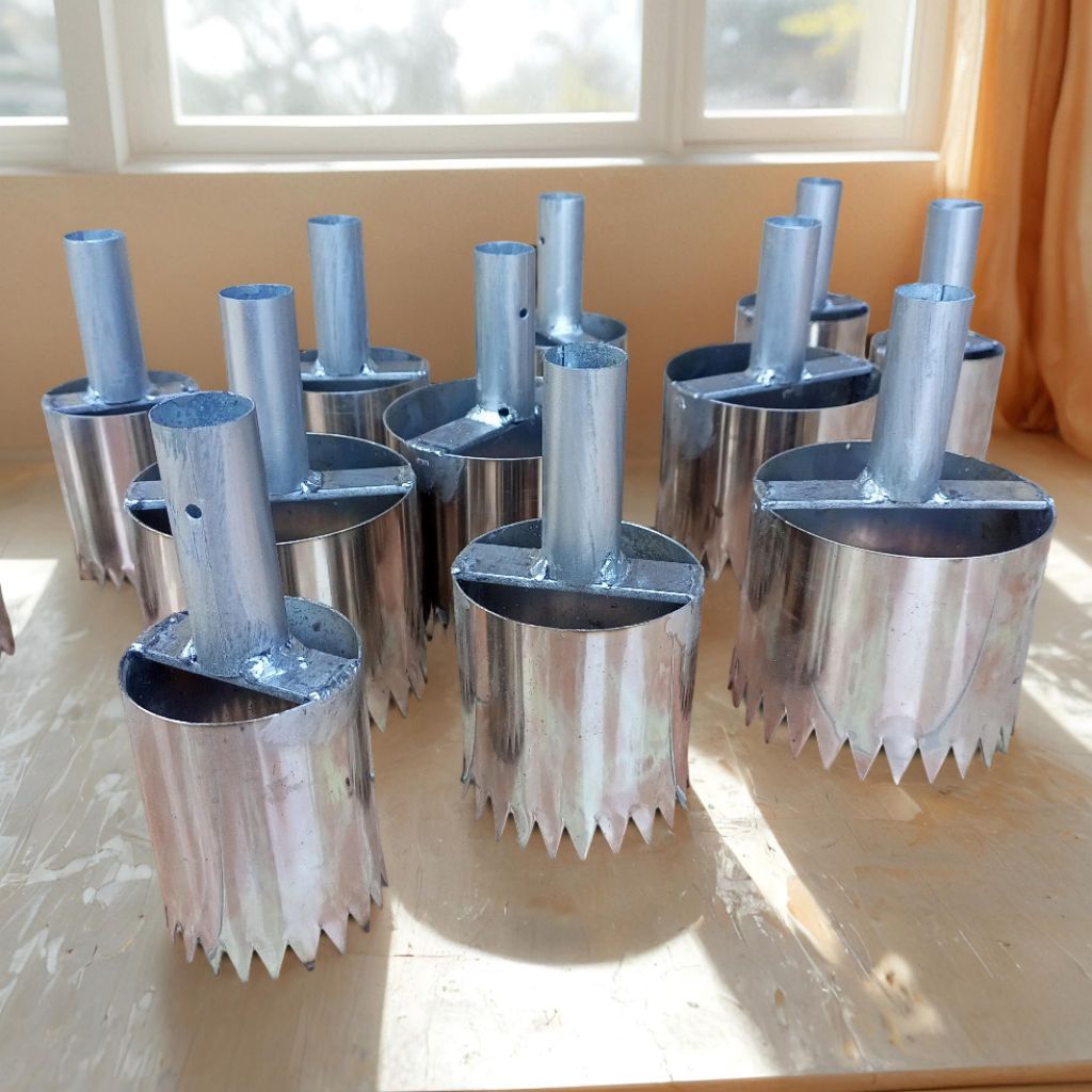 plong pelobang plastik mulsa / alat pasak tusuk plastik mulsa