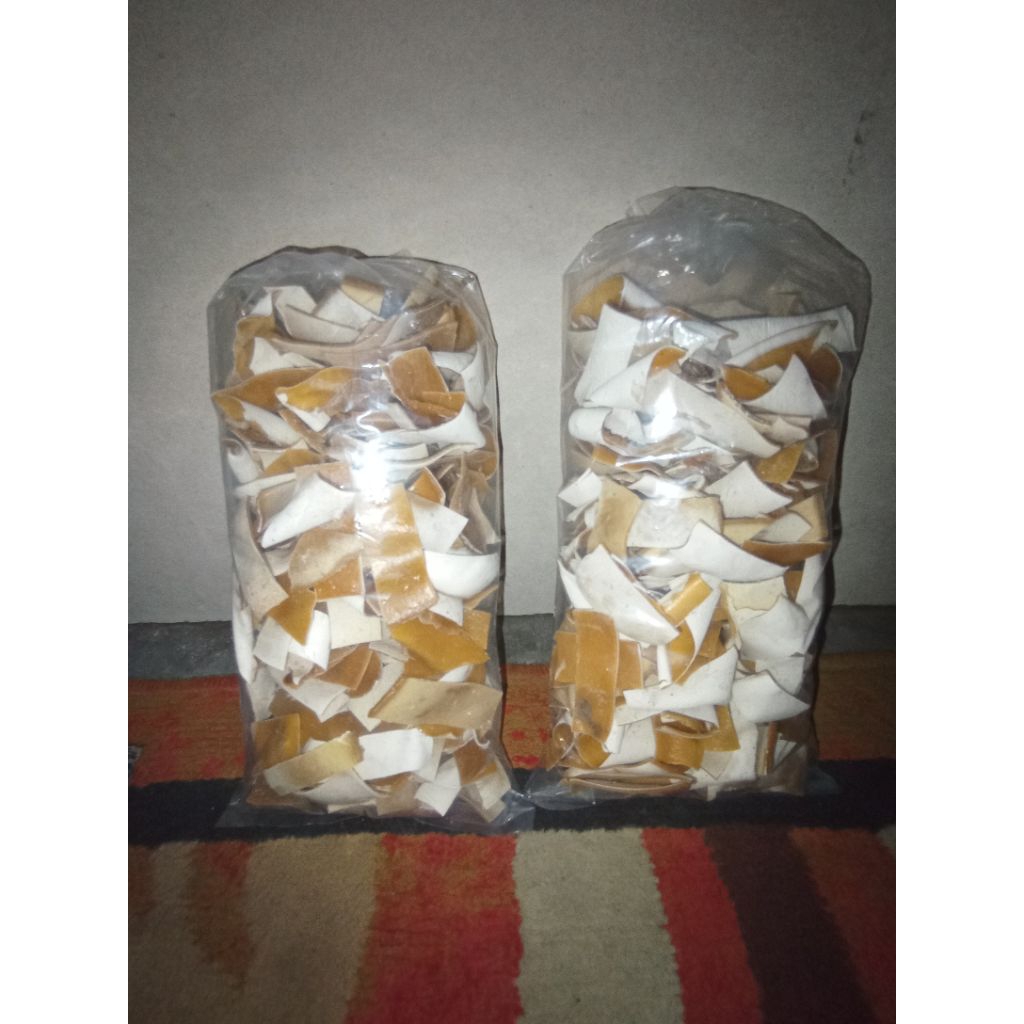 

Kerupuk Jengkol Mentah Untuk Cemilan Kapanpun 250GR 500GR 1KG