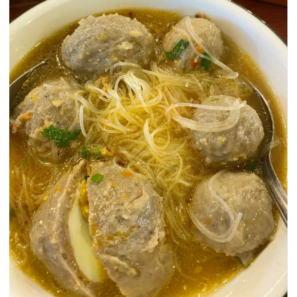 

baso aci cirawang tulang rangu sapi isi telur ayam enak pedas spesial