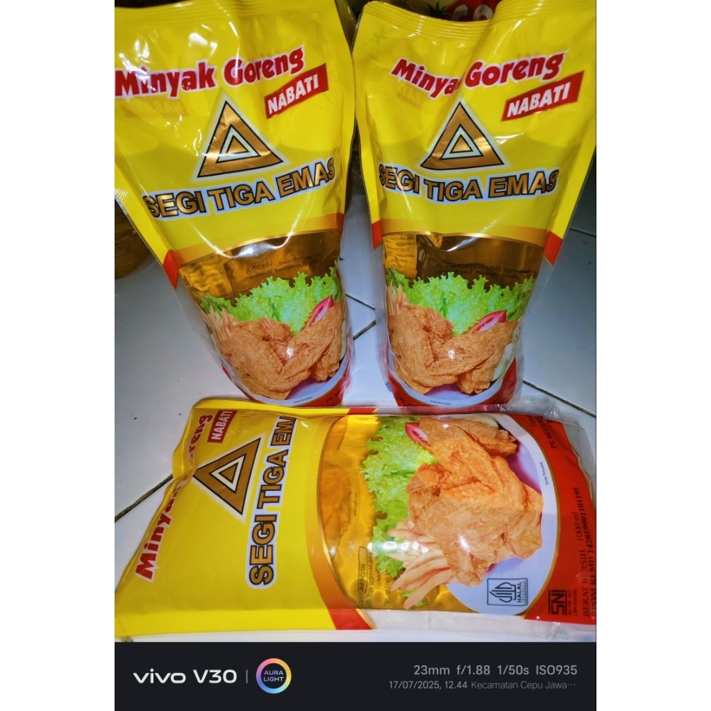 

MINYAK GORENG SEGITIGA EMAS (1LITER) MINYAK GORENG NABATI