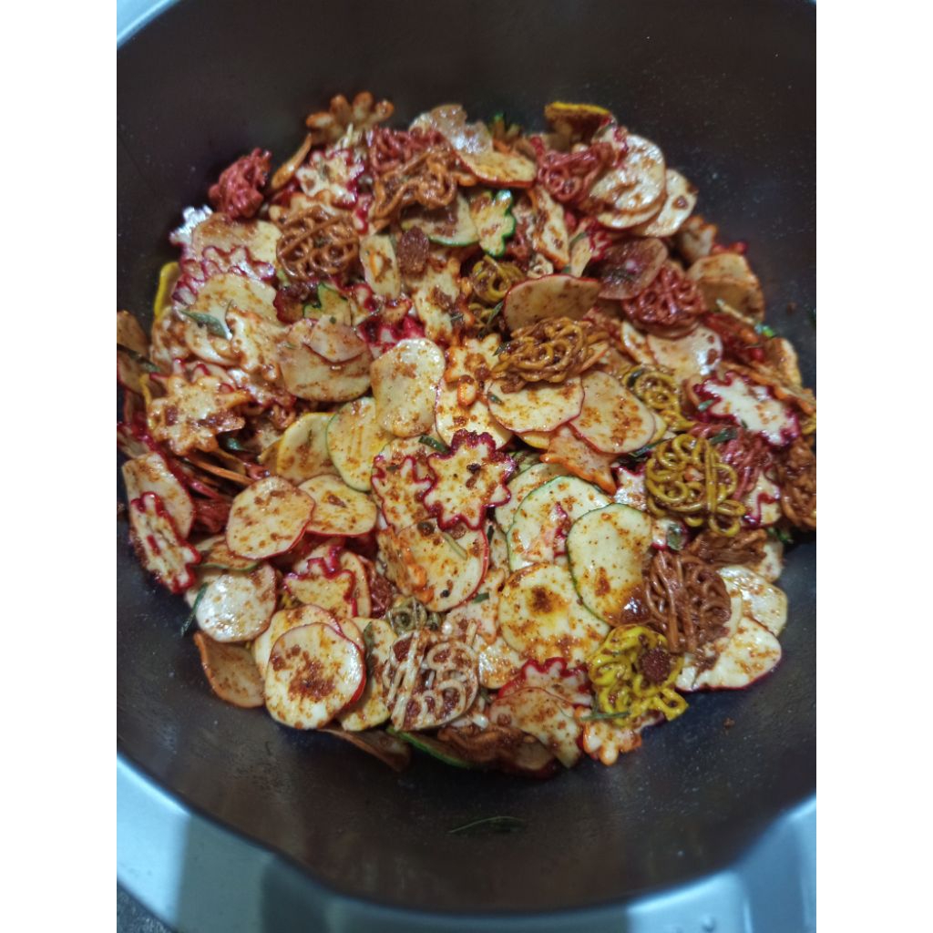 

seblak kering gurih pedas hot molotot daun jeruk 120gr dan 250gr