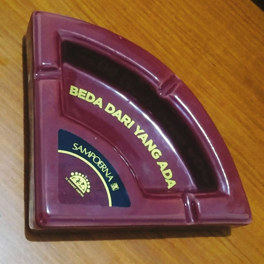 Asbak Keramik Besar Model Unik Garansi Kualitas Logo Permanen Seumur Pemakaian