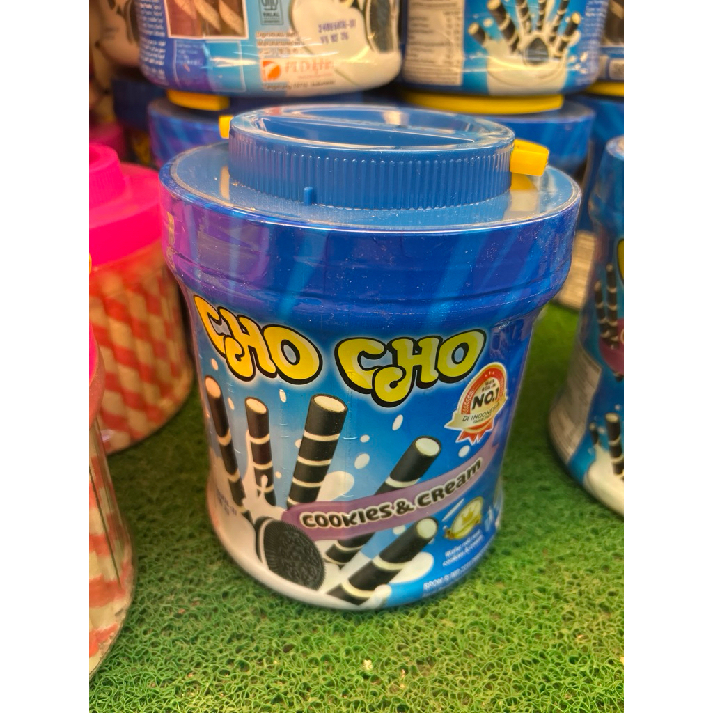

CHO CHO wafer roll cookies & cream