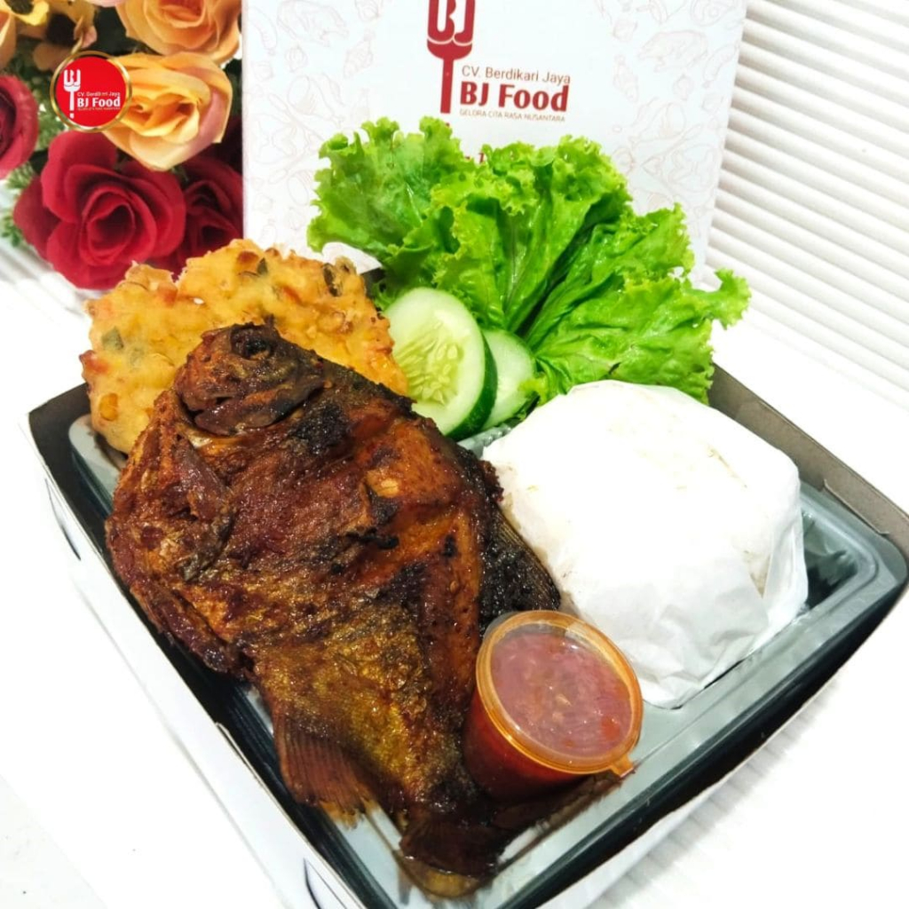 

Paket Nasi box / Nasi ikan bawal bakar / Nasi box / Nasi Kotak / BJ Food