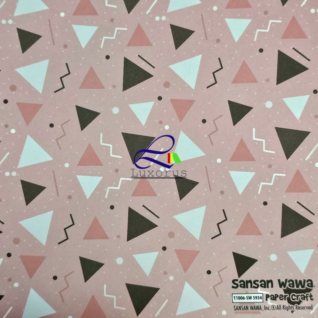 

Kertas Kado Motif Triangel Doff